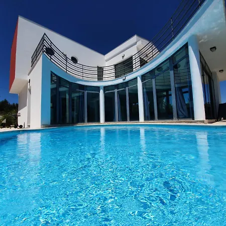 Modern With Private Pool Near Parque Da Arrabida, Palmela