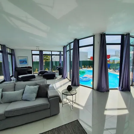 Villa Modern With Private Pool Near Parque Da Arrabida, Palmela