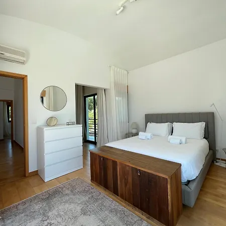 Villa Modern With Private Pool Near Parque Da Arrabida, Palmela *