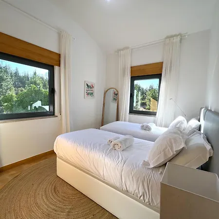 Modern With Private Pool Near Parque Da Arrabida, Palmela