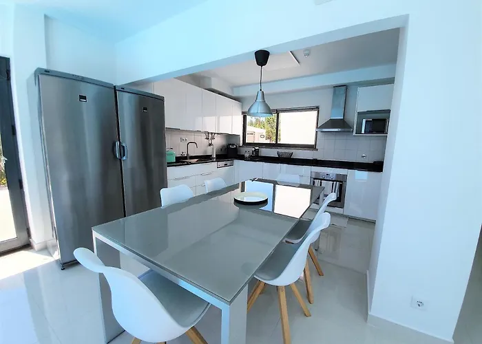 Villa Palmela Setubal With A Private Pool Quinta do Anjo