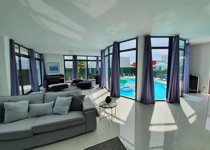 Villa Palmela Setubal With A Private Pool