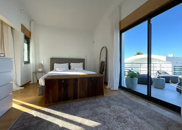 Palmela Setubal With A Private Pool Villa